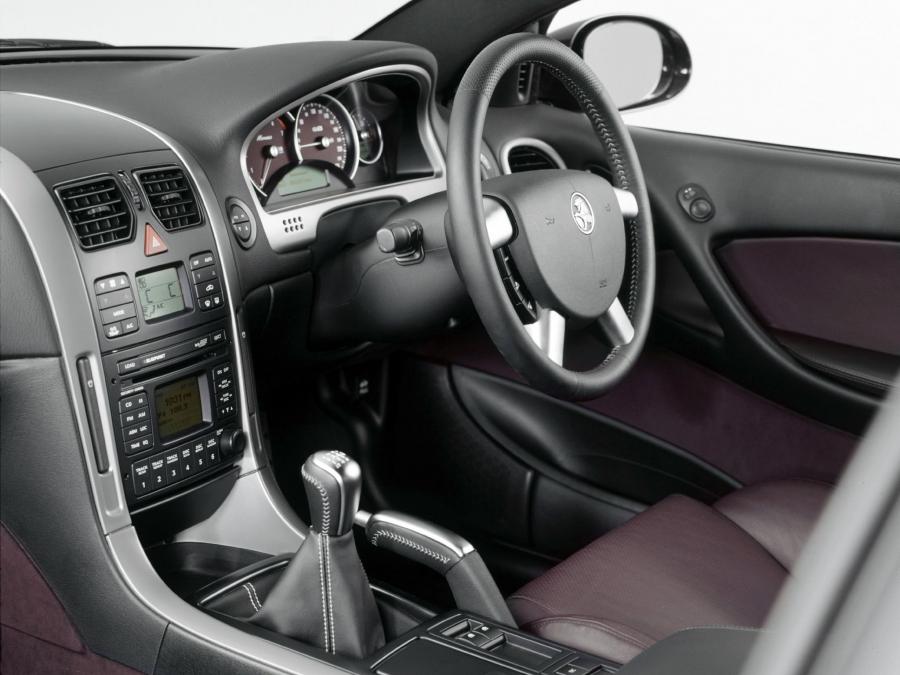 Интерьер Holden Monaro (V2) 2001 года  (фото 15 из 16)